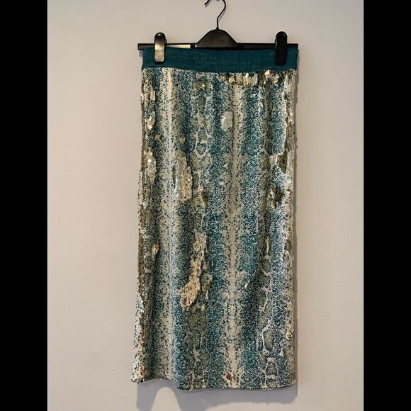 💥Le superbe festive skirt💥 size Small and Medium, NWT - Picture 3 of 5